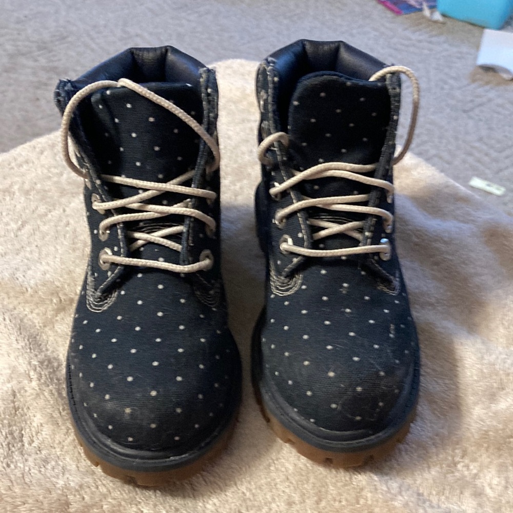 Timberlands navy blue polka dot